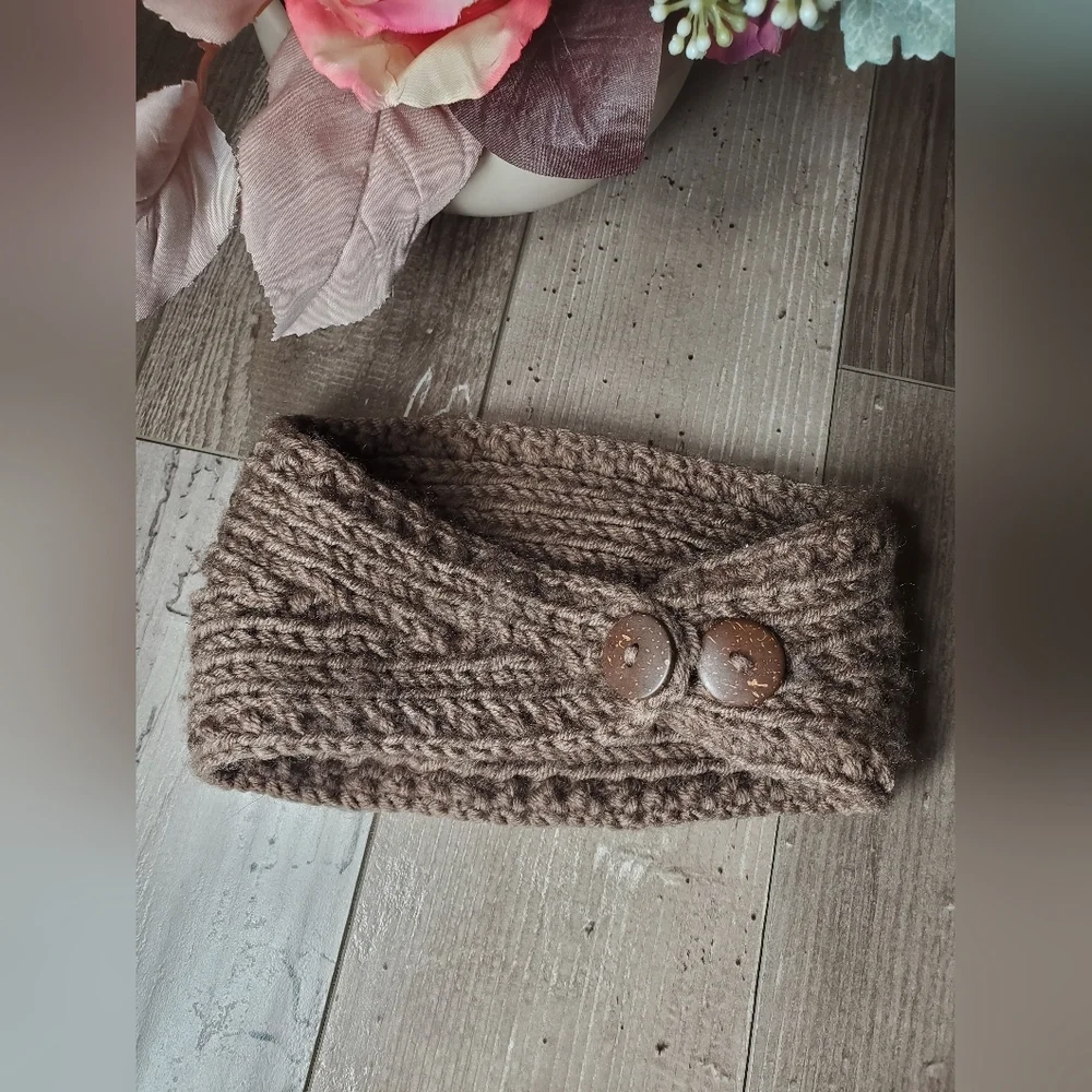 DAVID&YOUNG Brown Winter Crochet Floral Beaded Applique Headband NWOT